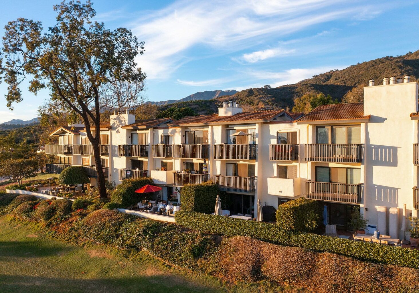 3375 Foothill