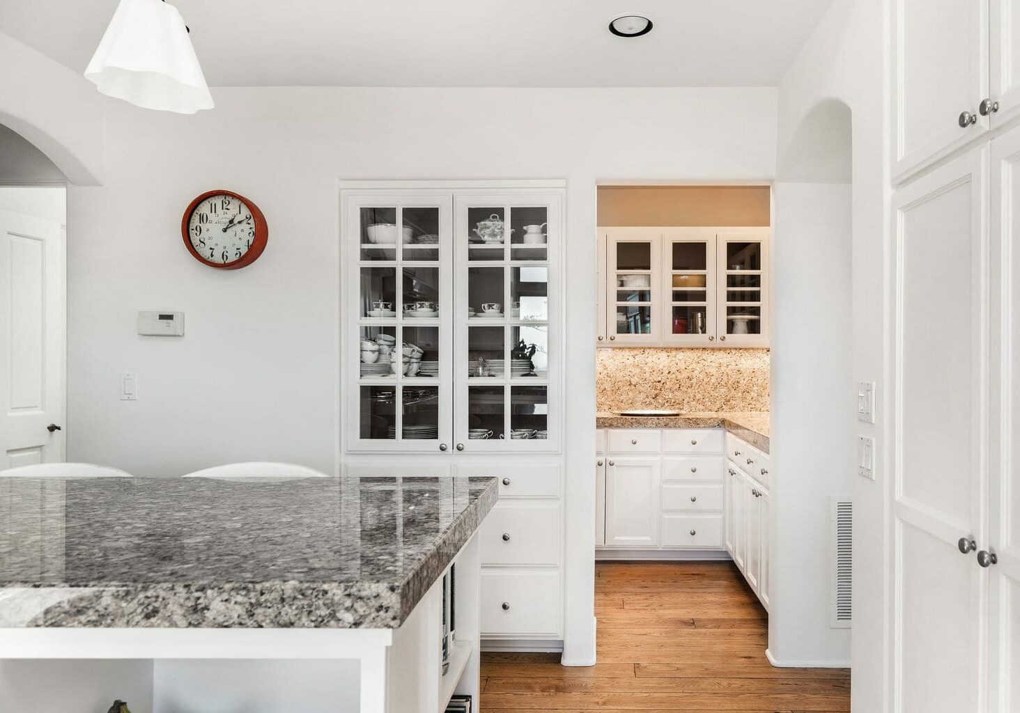 6957 Shepard Mesa
