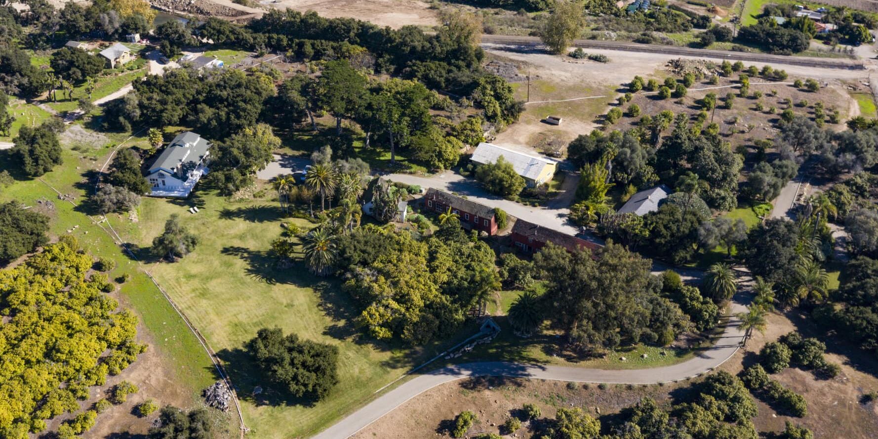 overview-of-property-with-all-structures-labeled